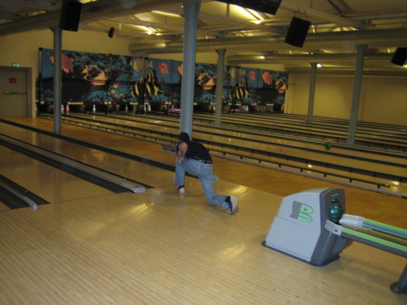 Mange goes Bowling 8
